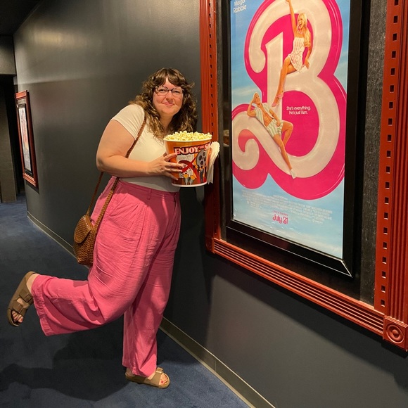 Meet your Posher, Megan - Picture 1 of 5